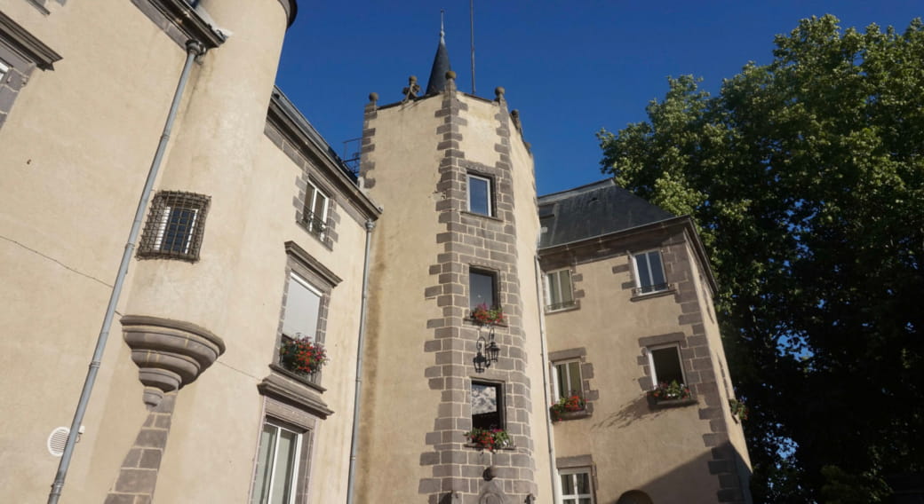 Mairie-Château