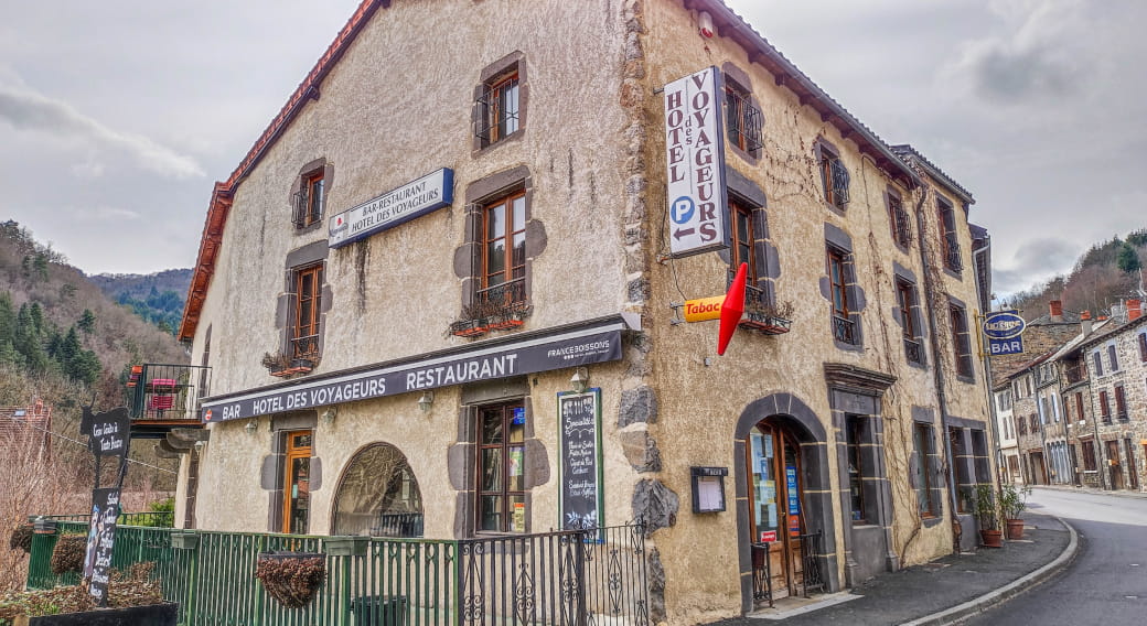 Hôtel-restaurant Les Voyageurs - Ferrières Saint-Mary