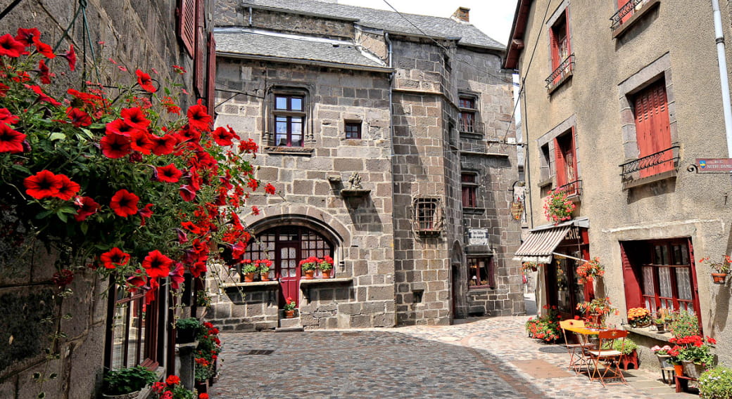 Besse et Saint-Anastaise, cité médiévale et Renaissance  - Petite Cité de Caractère ®