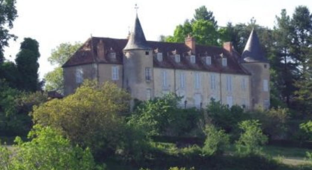 Façade Château de Saint Gérand