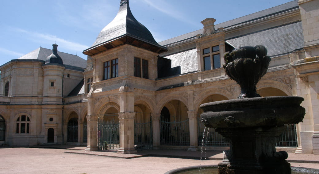 Visite guidée 'Moulins, les jardins du palais ducal'
