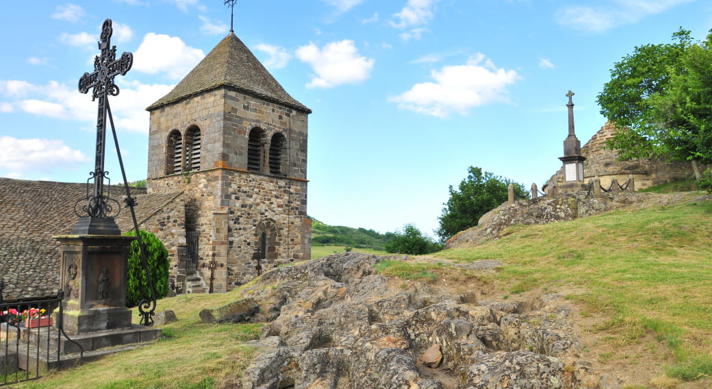 Église et site archéologique du Chastel